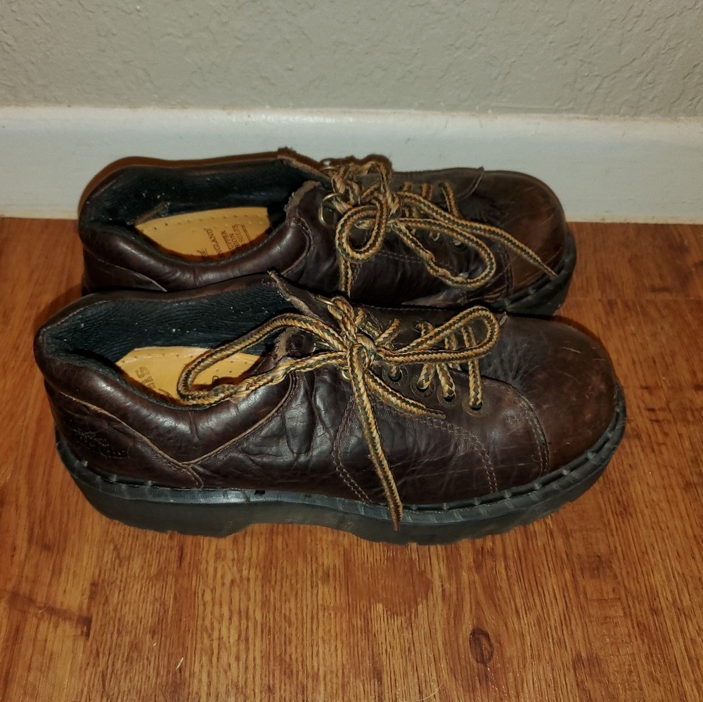 Dr. Martin's size 6 men's 8 women's